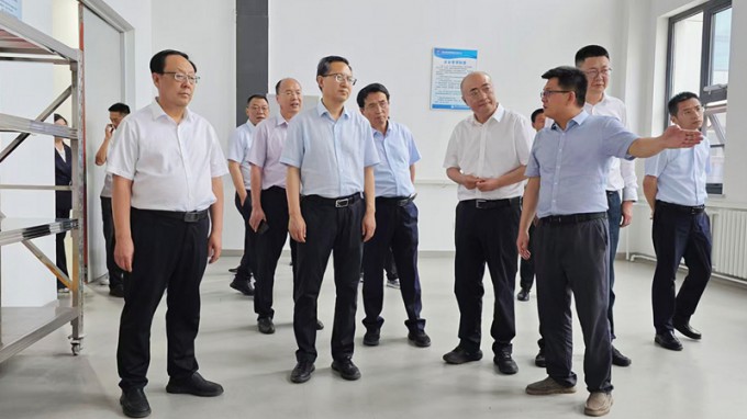 甘肅國投集團(tuán)黨委書記、董事長成廣平一行到西部工程檢測(cè)研發(fā)基地調(diào)研
